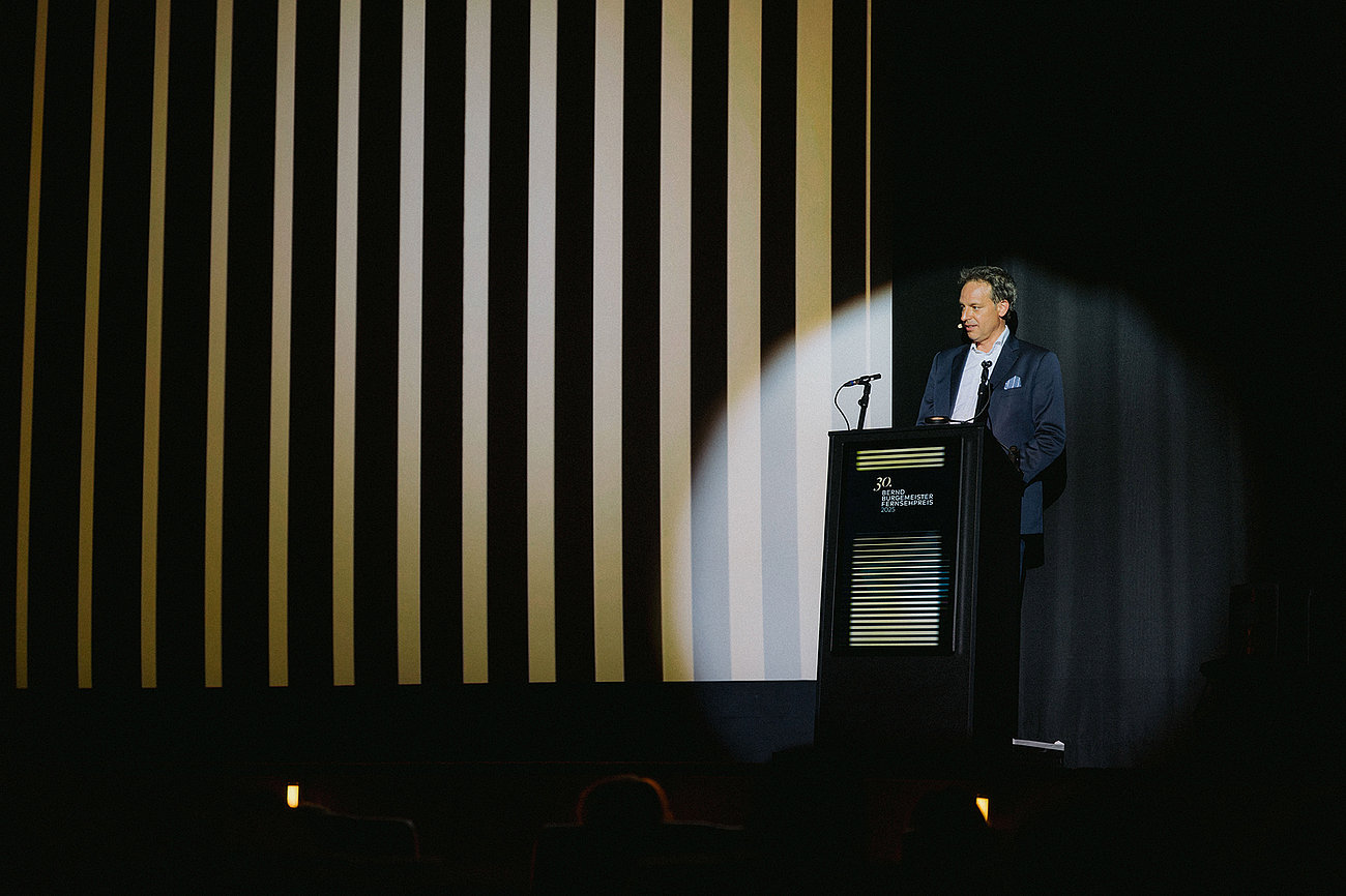 Redner Dr. Bischoffshausen beim Bern Burgemeister Fernsehpreis 2025